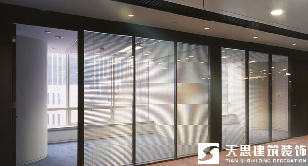 <a href=http://m.lczwydt.com/ target=_blank class=infotextkey>合肥辦公室裝修</a>玻璃